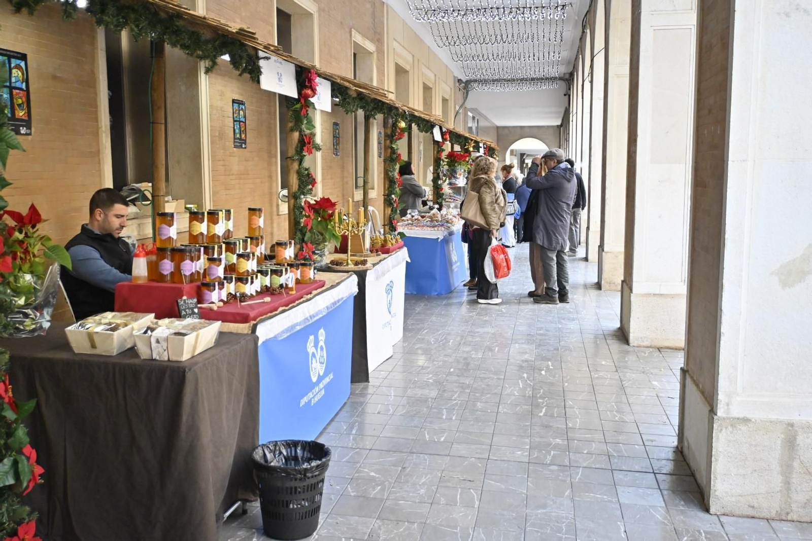 Imágenes de la XVI Muestra de Dulces y Vinos Navideños de la provincia de Huelva