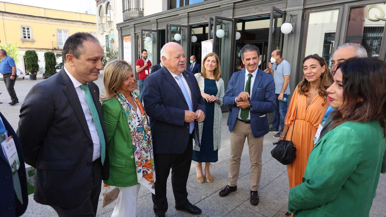 El consejero Jesús Aguirre, a su llegada este jueves al Teatro Villarmarta de Jerez.