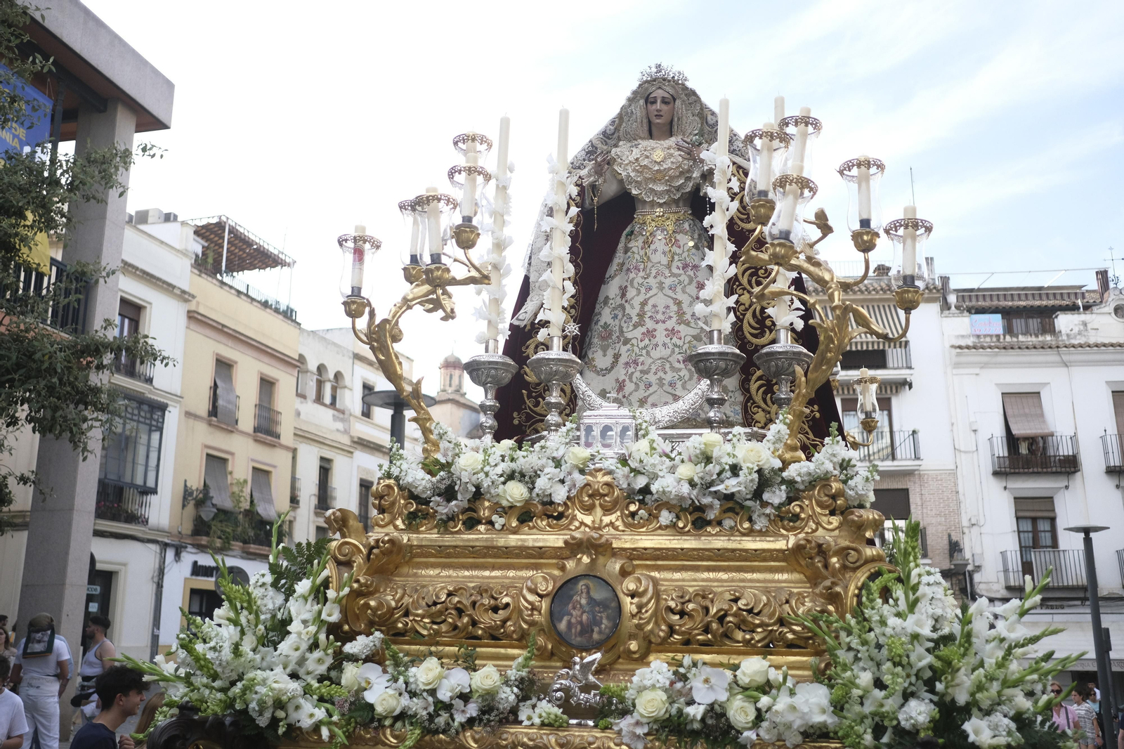 El vía lucis de la Virgen de la Paz y Esperanza de Córdoba, en imágenes