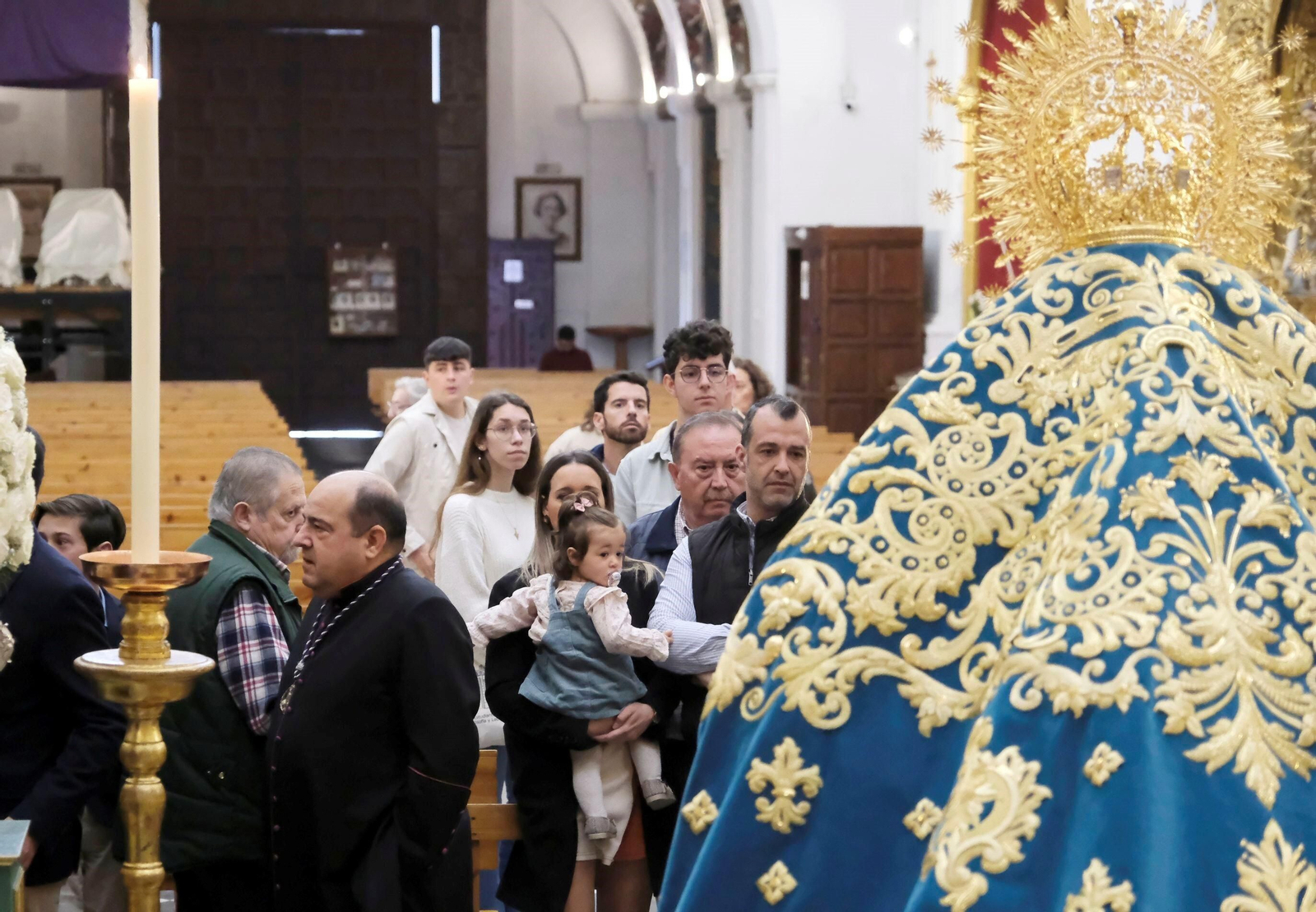 El nuevo manto de la Virgen de la Trinidad de Córdoba, en imágenes