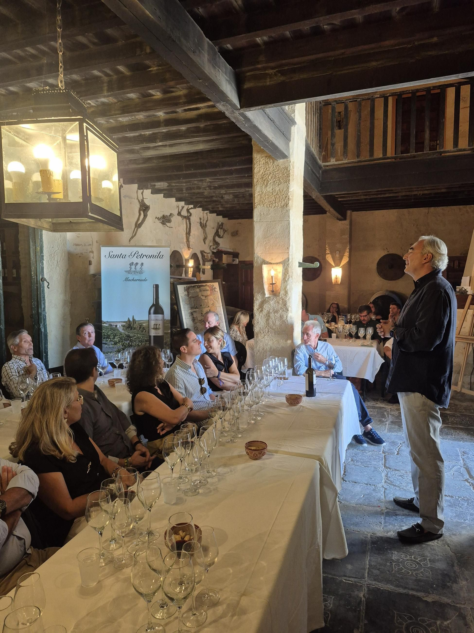 Cata de Bodegas Muga y Santa Petronila en el hermanamiento de Haro y Jerez