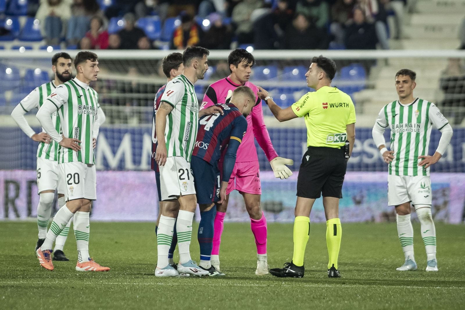 Las mejores fotos del triunfo agónico del Córdoba CF en Huesca