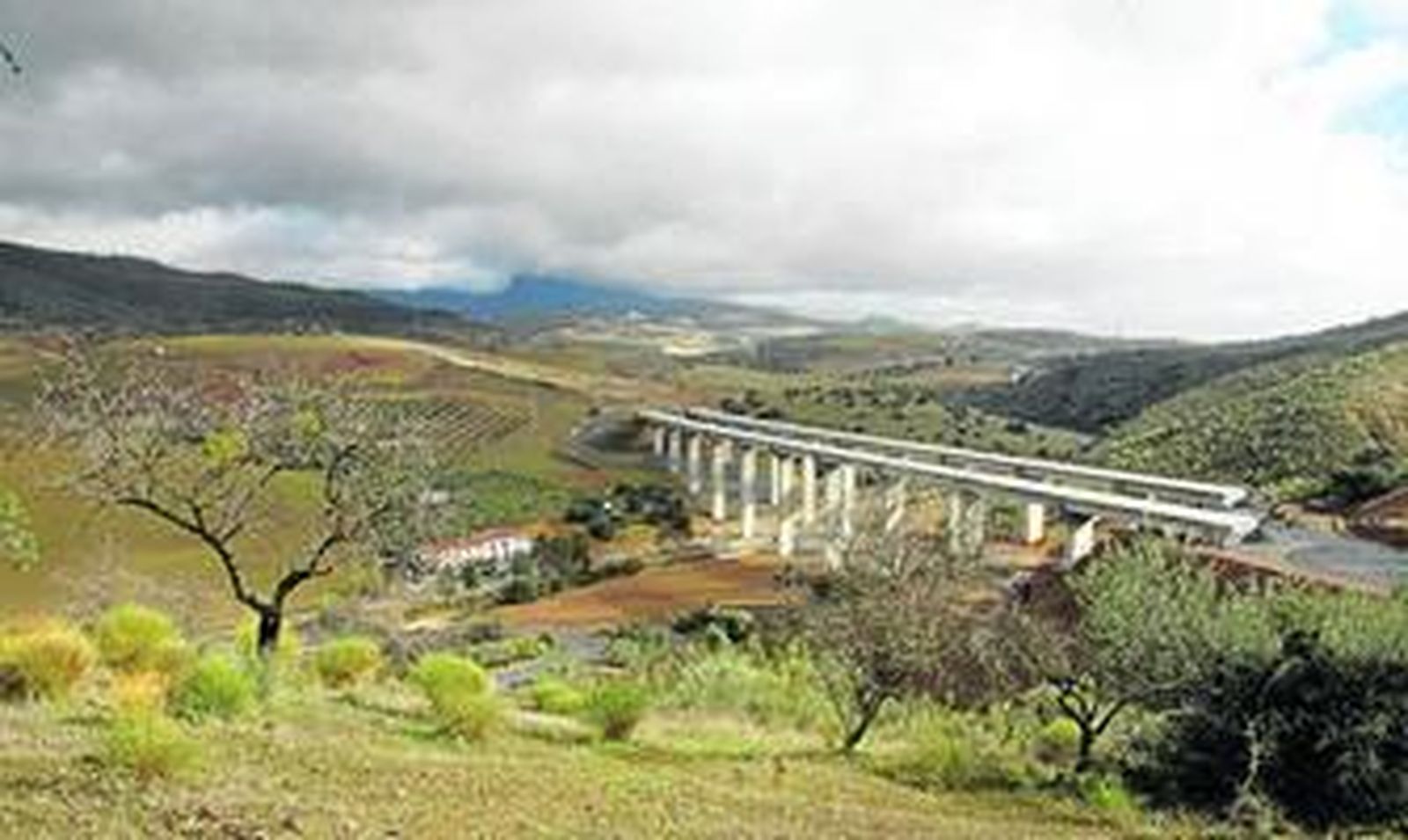 Uno de los tramos de la autopista de Las Pedrizas.