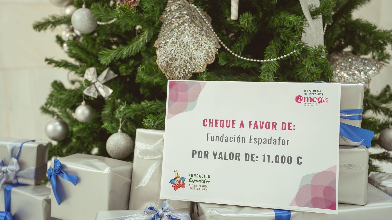 AMEGA entregó un cheque con valor de 11.000 euros a la Fundación Espadafor.