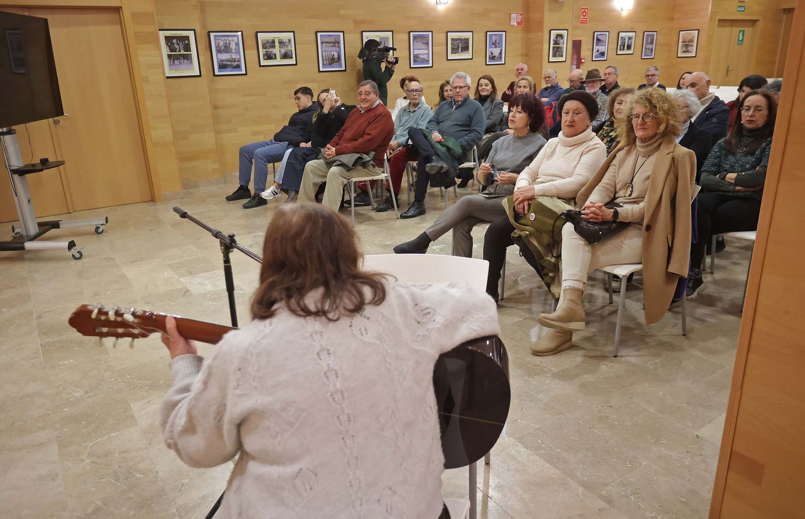 La presentación del libro 'No hay viaje en vano' de Josefina Núñez Montoya, en imágenes