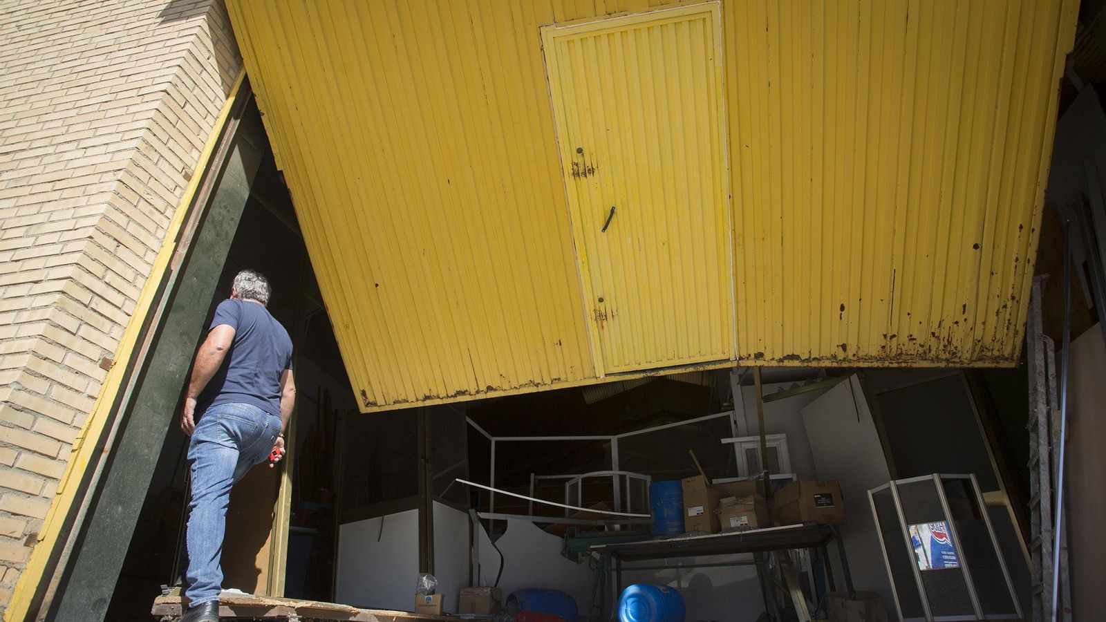 Una de las puertas destrozadas en una nave de Majaravique