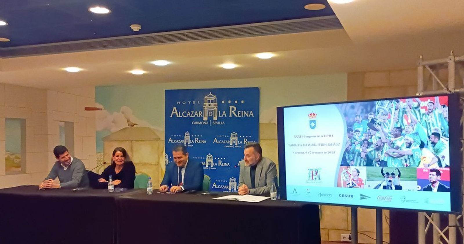 La granadina María de Nova, en la mesa redonda que cerró el congreso