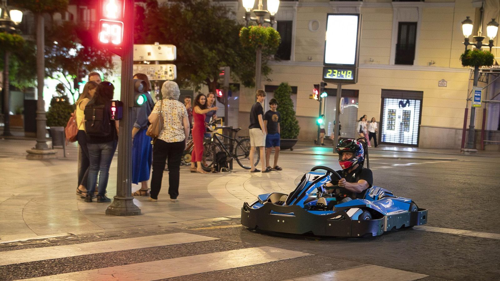 Así se probó el circuito urbano de karts de Granada