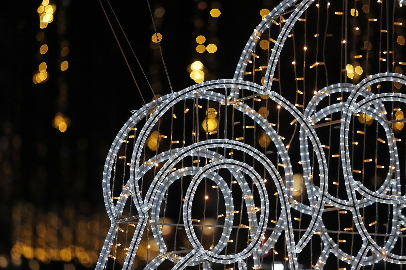 Imágenes del alumbrado navideño en las calles de Huelva