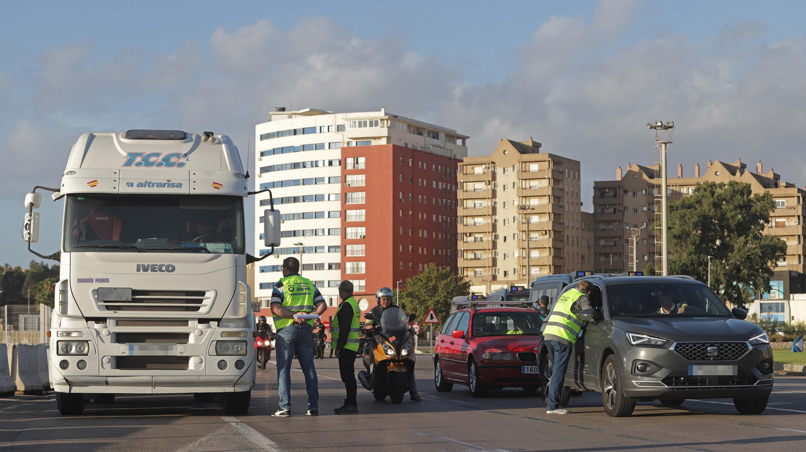 Fotos del paro de camioneros en el puerto de Algeciras