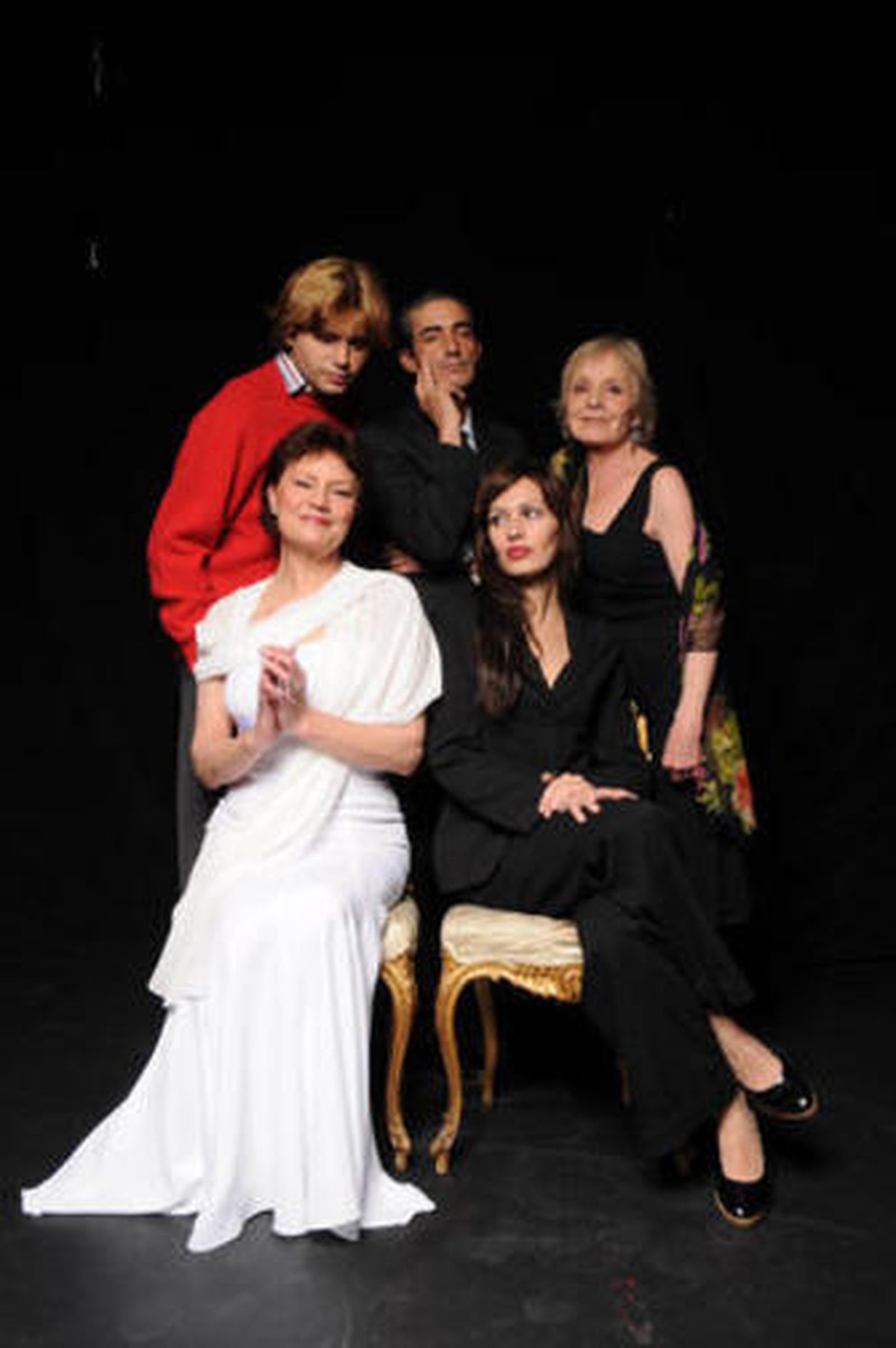 "En la obra hay drogas, lesbianismo y humor"