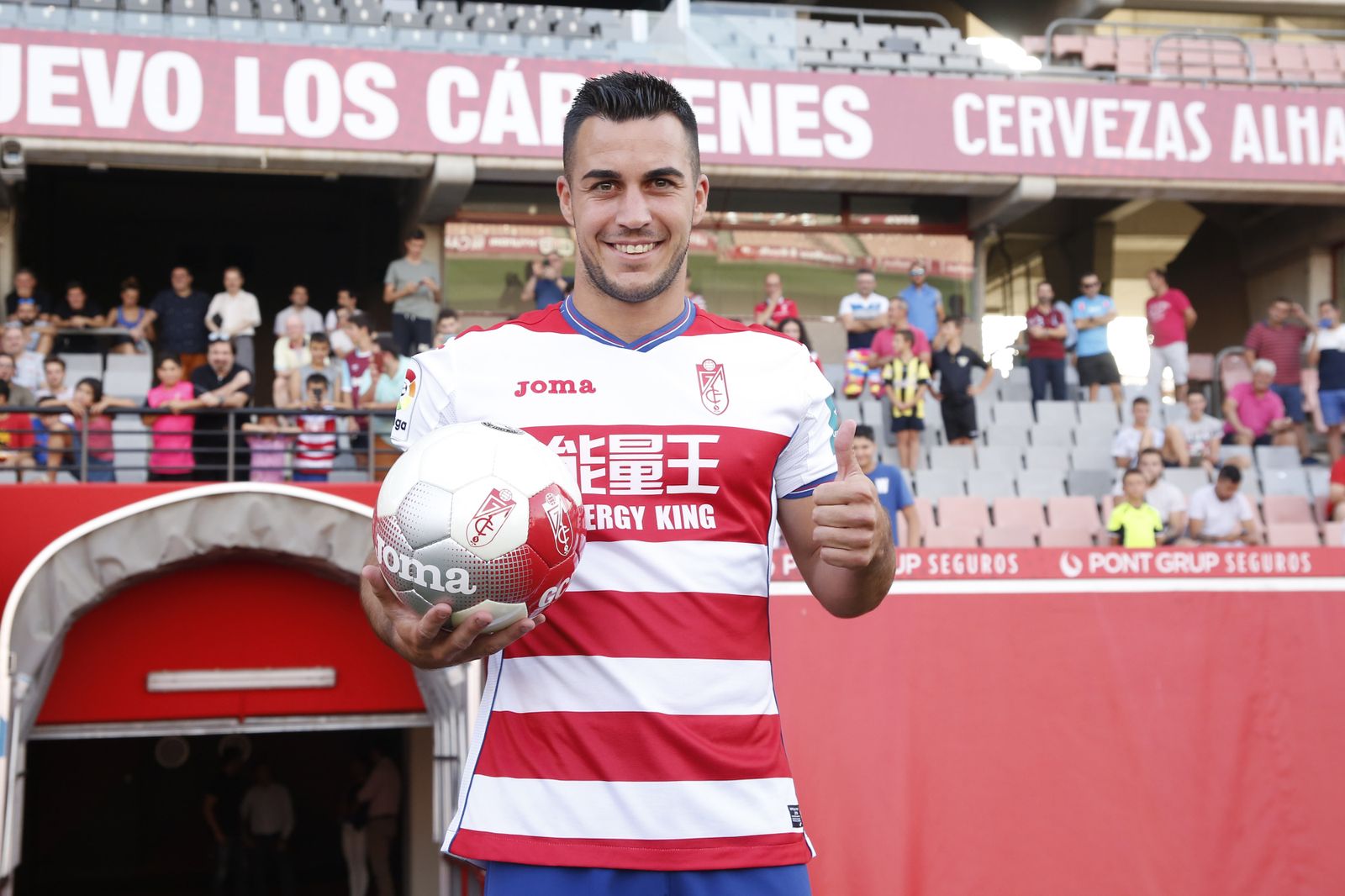 Joselu emprende una nueva aventura tras dejar atrás su etapa en el Granada.