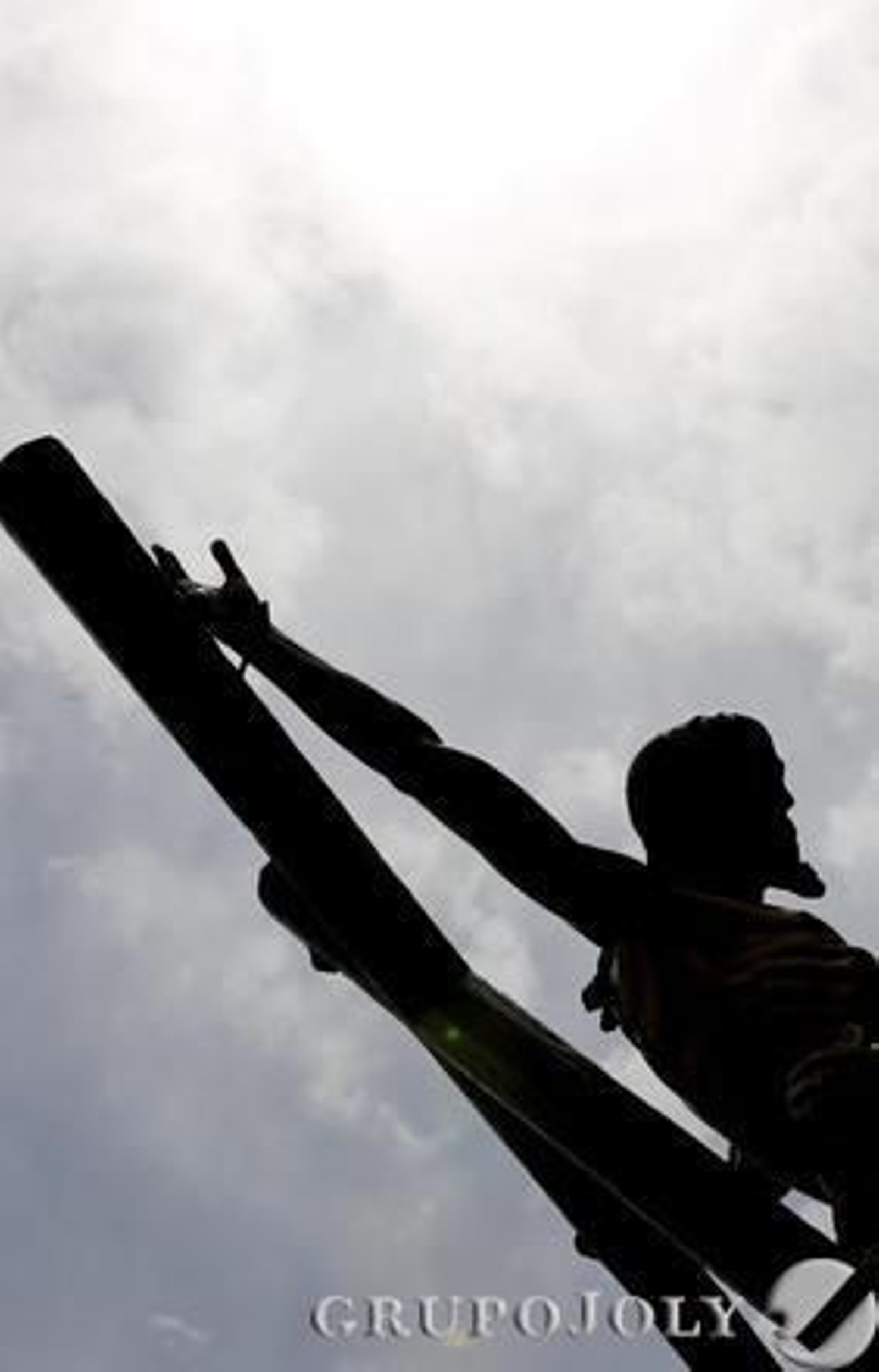 Crucifixión, Gitanos, Dolores del Puente, Pasión, Estudiantes y Cautivo protagonizaron una jornada en claroscuro./ Javier Albiñana