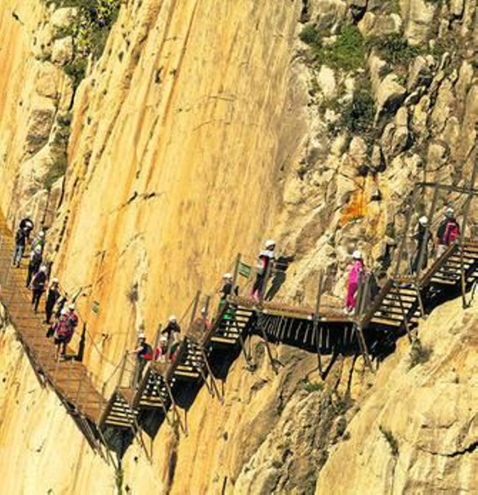 Visitantes en el Caminito del Rey.