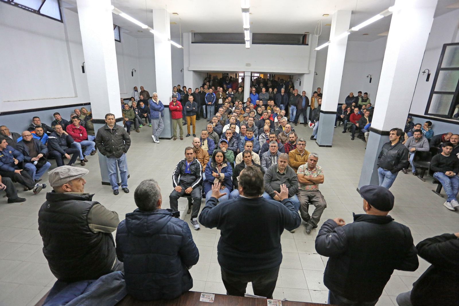 Imagen de archivo de una asamblea de trabajadores de Urbaser.
