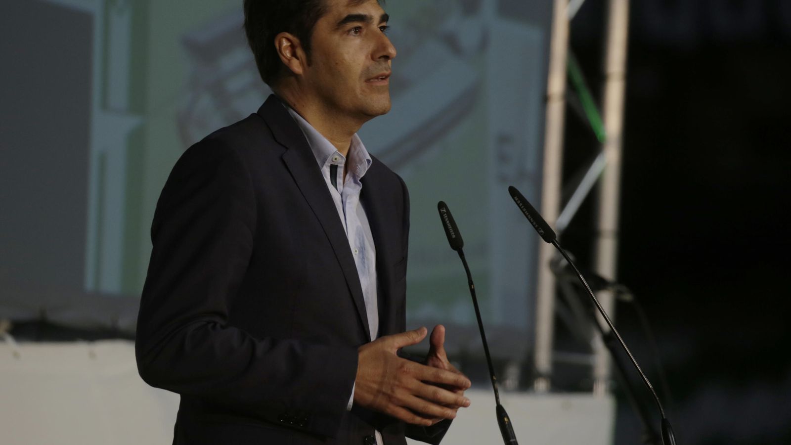 Momento de la intervención de Ángel Haro.