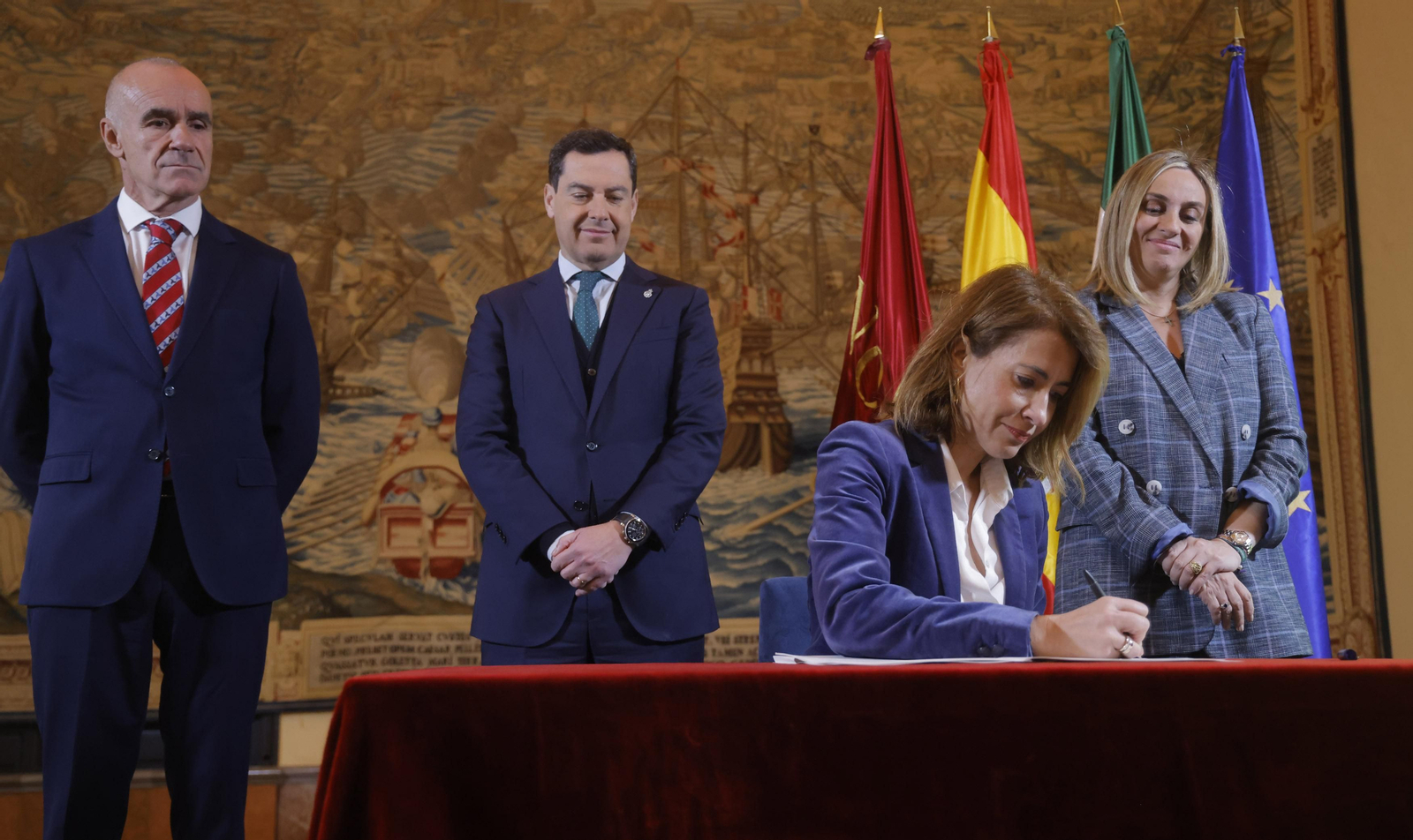 La firma histórica para construir la línea 3 del Metro de Sevilla, en imágenes