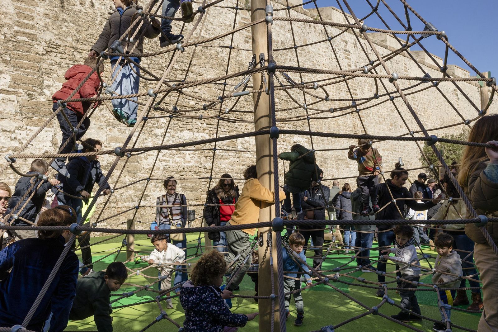Las imágenes de la inauguración del nuevo espacio infantil en el foso del Pelícano