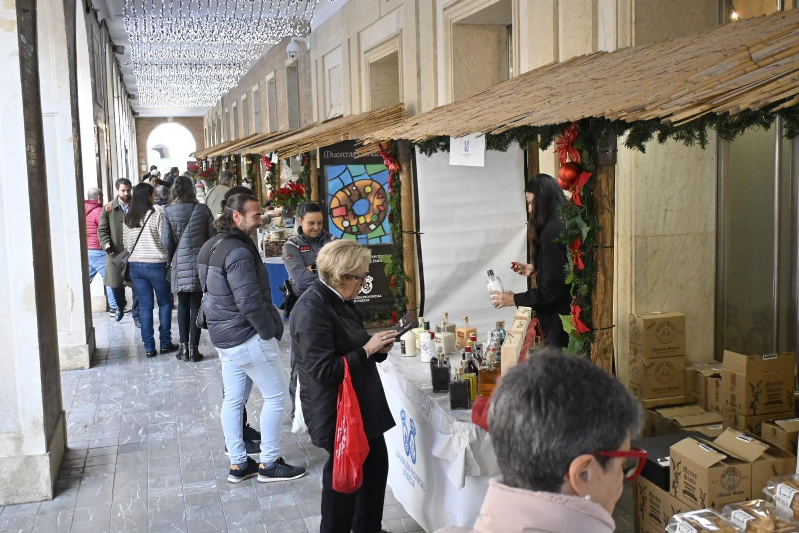 Imágenes de la XVI Muestra de Dulces y Vinos Navideños de la provincia de Huelva