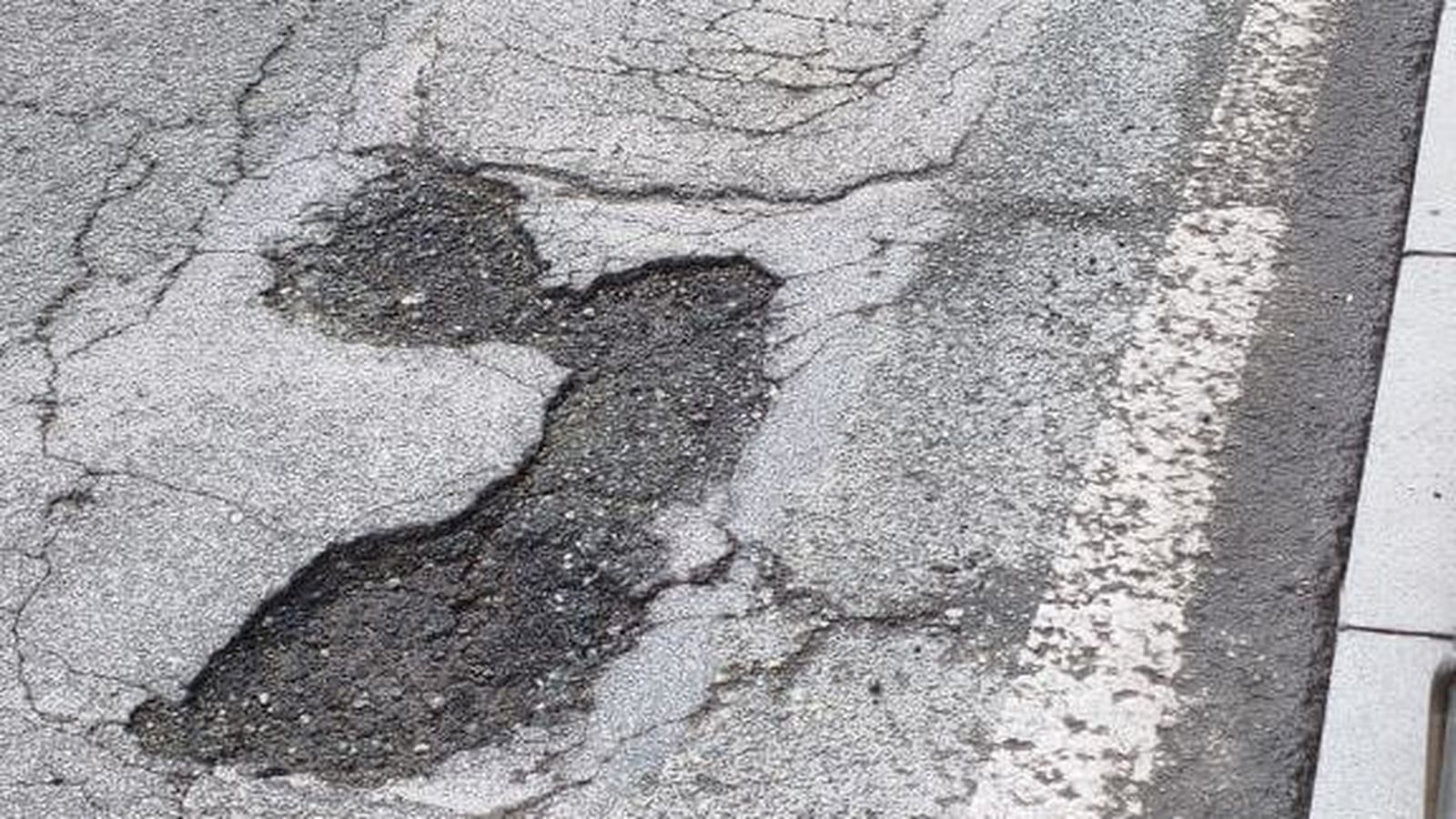 Detalle del estado del pavimento en la Puerta Osario.