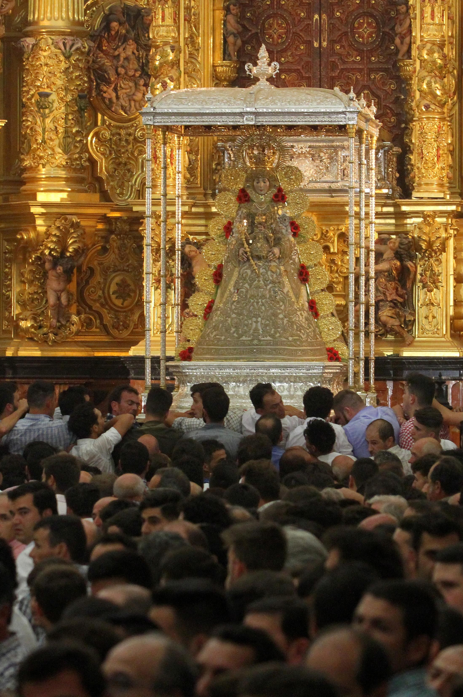 Salto a la reja de los almonteños.