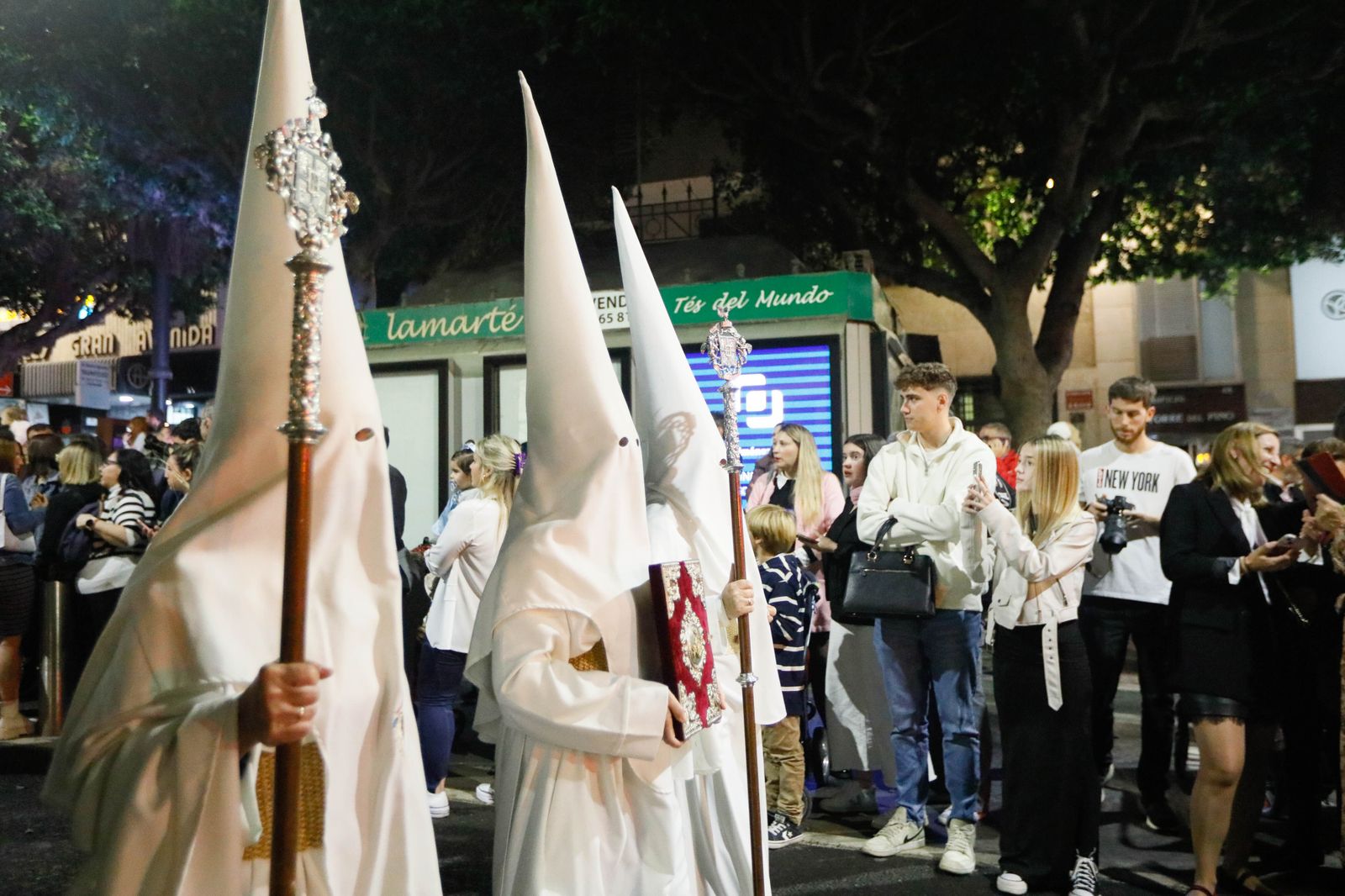 Te contamos en imágenes la Santa Cena tras la lluvia en la ciudad