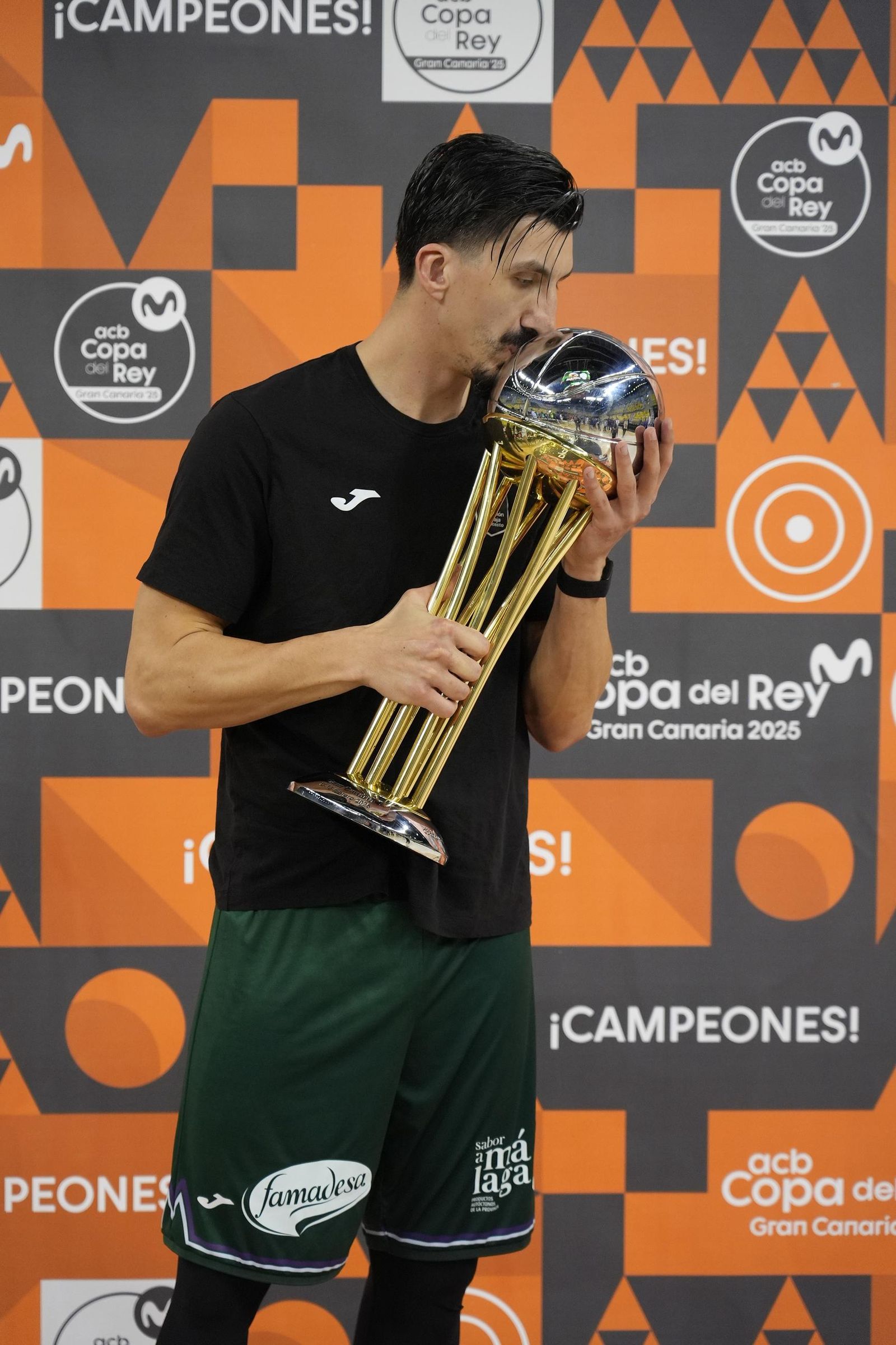 La sesión de fotos oficial del Unicaja campeón