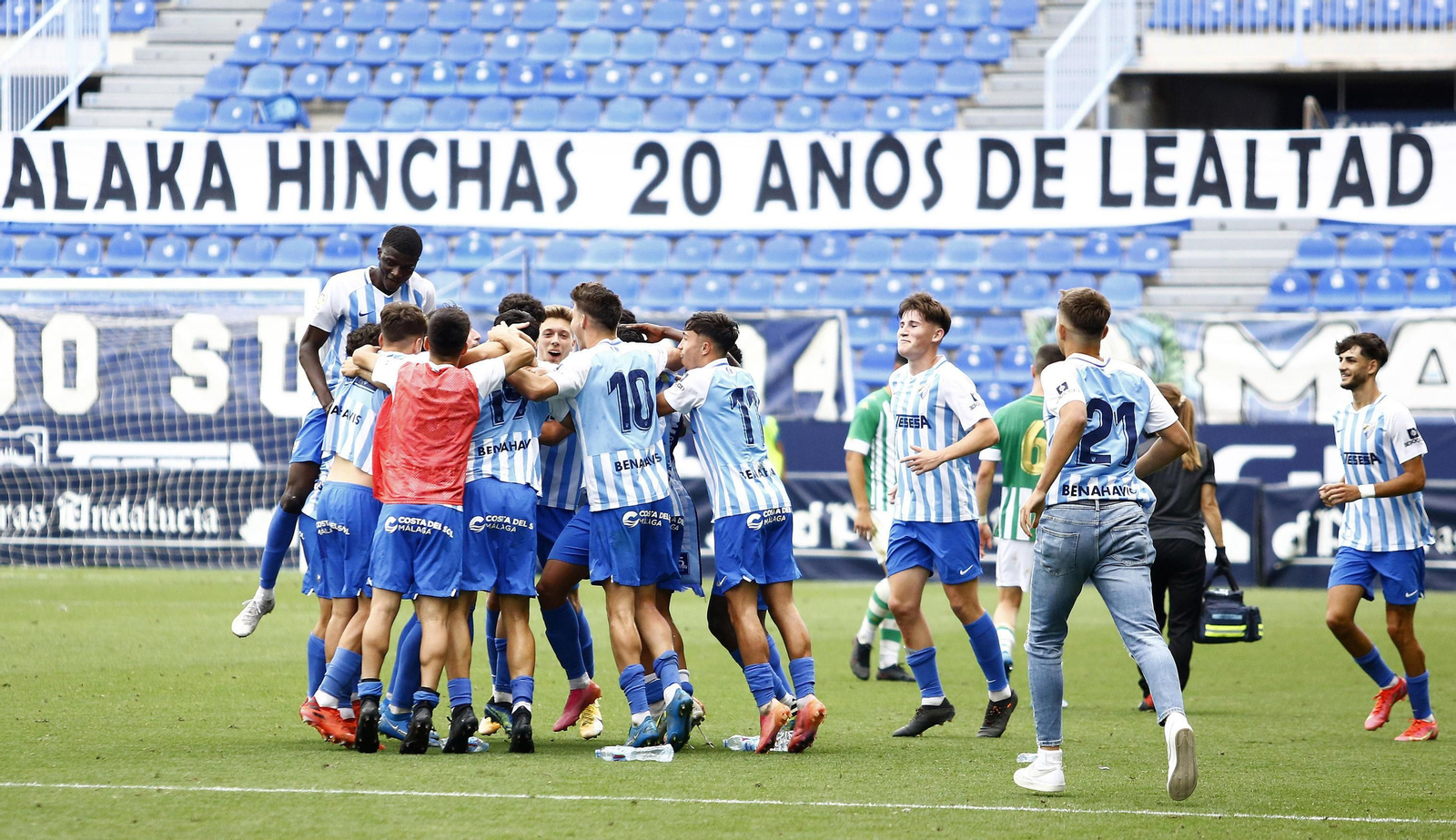 Galería: La celebración del Málaga CF Juvenil