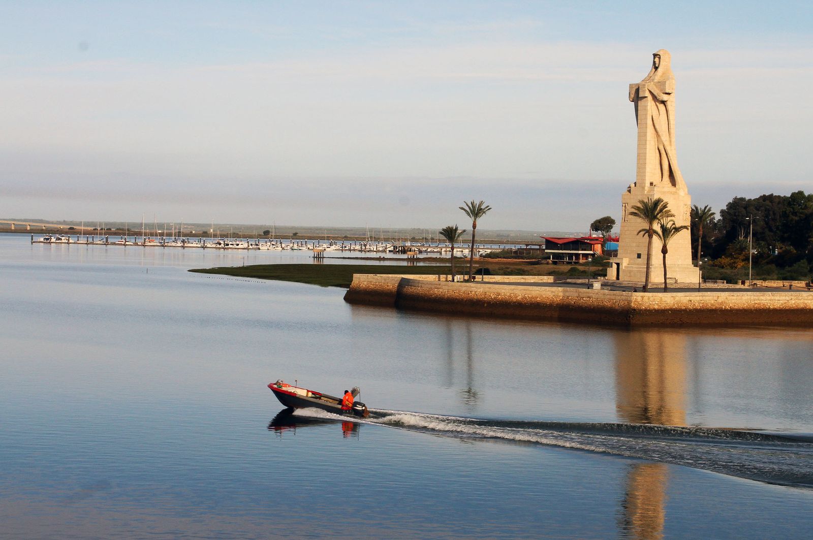 Imágenes del lunes 11 de octubre en Huelva