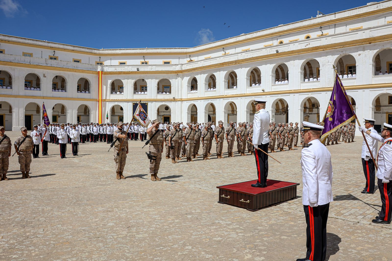 Recibimiento a la fuerza de Infantería de Marina de regreso de Malí.