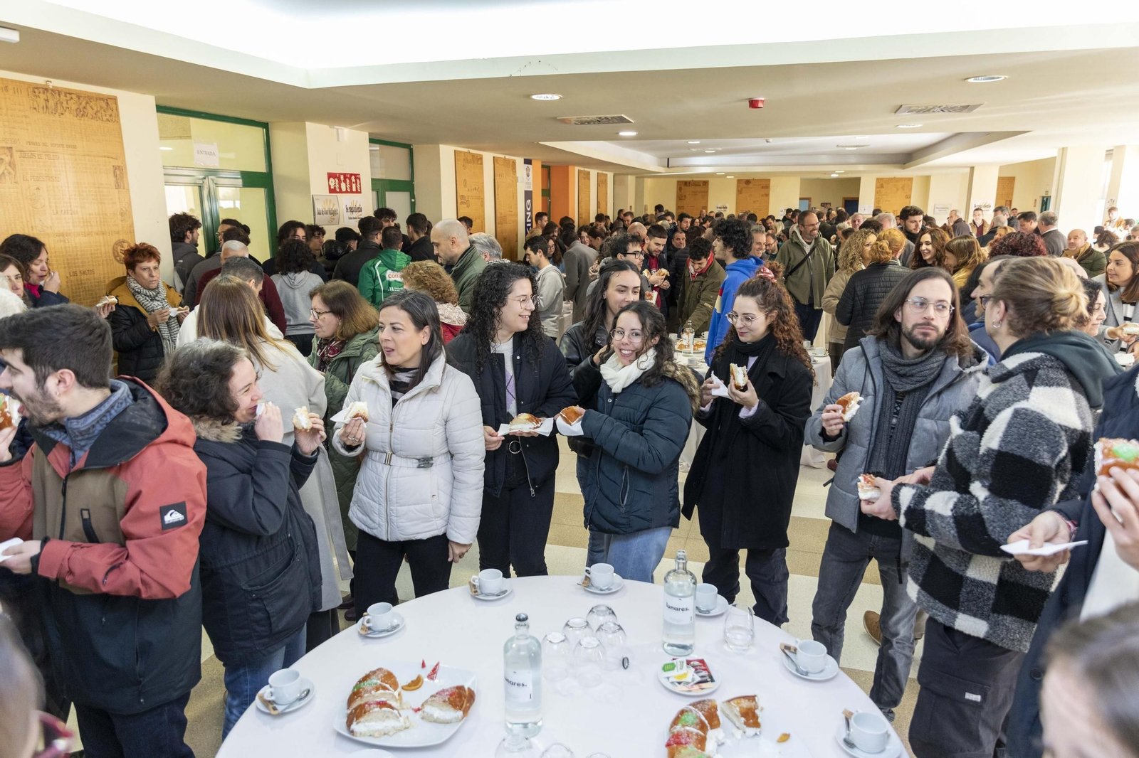 eL Tradicional desayuno con roscón de Reyes en el Campus de Rabanales, en imágenes