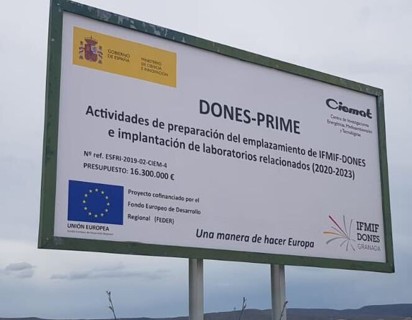 El nuevo cartel que anuncia que el acelerador de partículas de Granada avanza firme