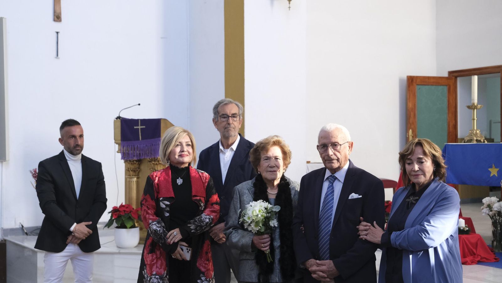 Brindis por 75 años de amor de Carmen y Roque, en imágenes