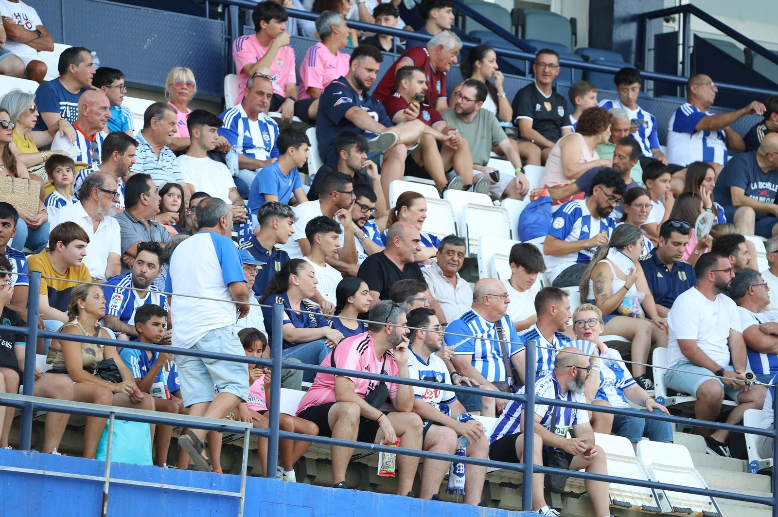 Búscate en las gradas del estadio en la celebración del Trofeo Colombino