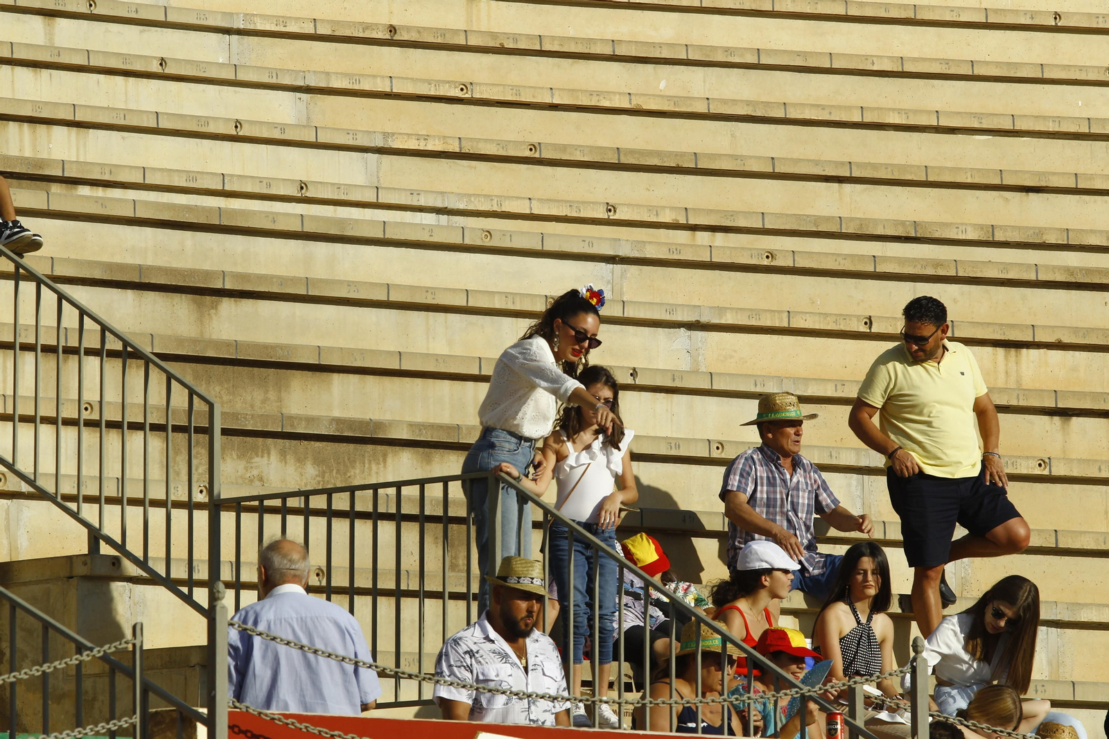 Imágenes de la corrida de toros de la Feria de Vera, con Morante de la Puebla, Emilio de Justo y Pablo Aguado
