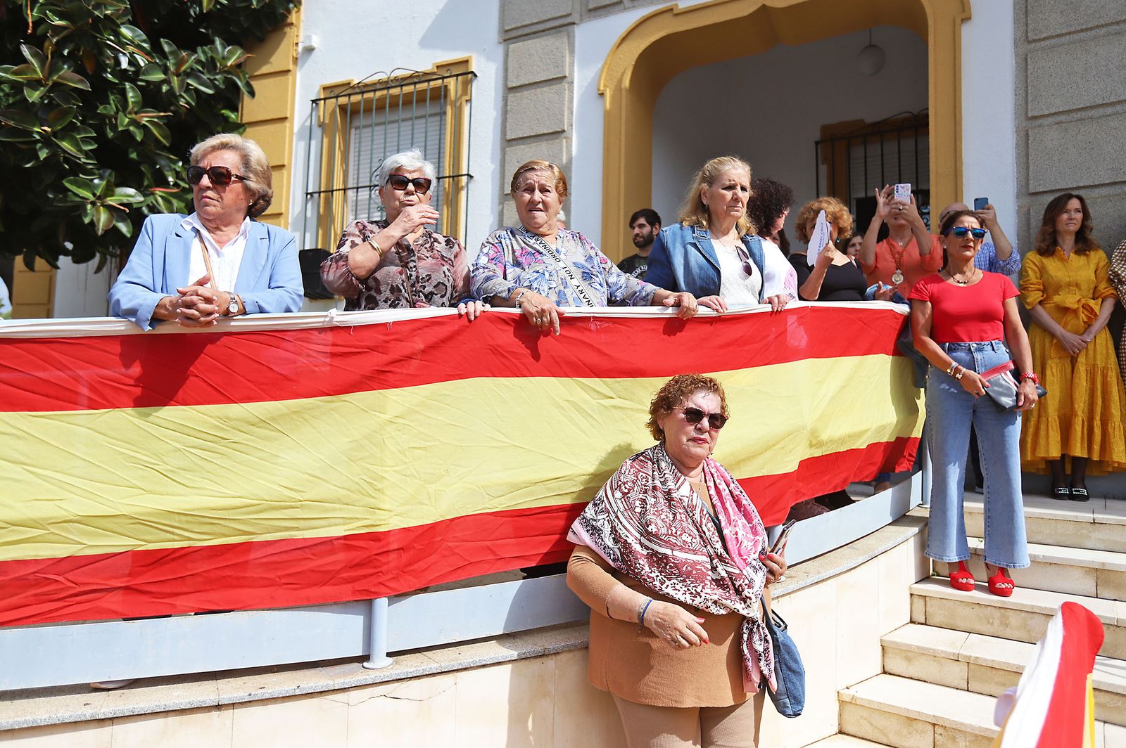 El Rocío 2023: Imágenes de la Hermandad de Emigrantes en su salida de Huelva