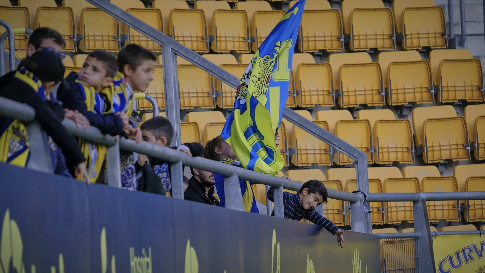 Partido de fútbol a beneficio de la Asociación de Reyes Magos en Carranza