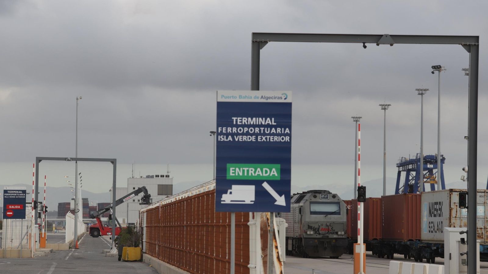 Entrada a la T1, terminal de Isla Verde Exterior. Entrada a la T1, terminal de Isla Verde Exterior.