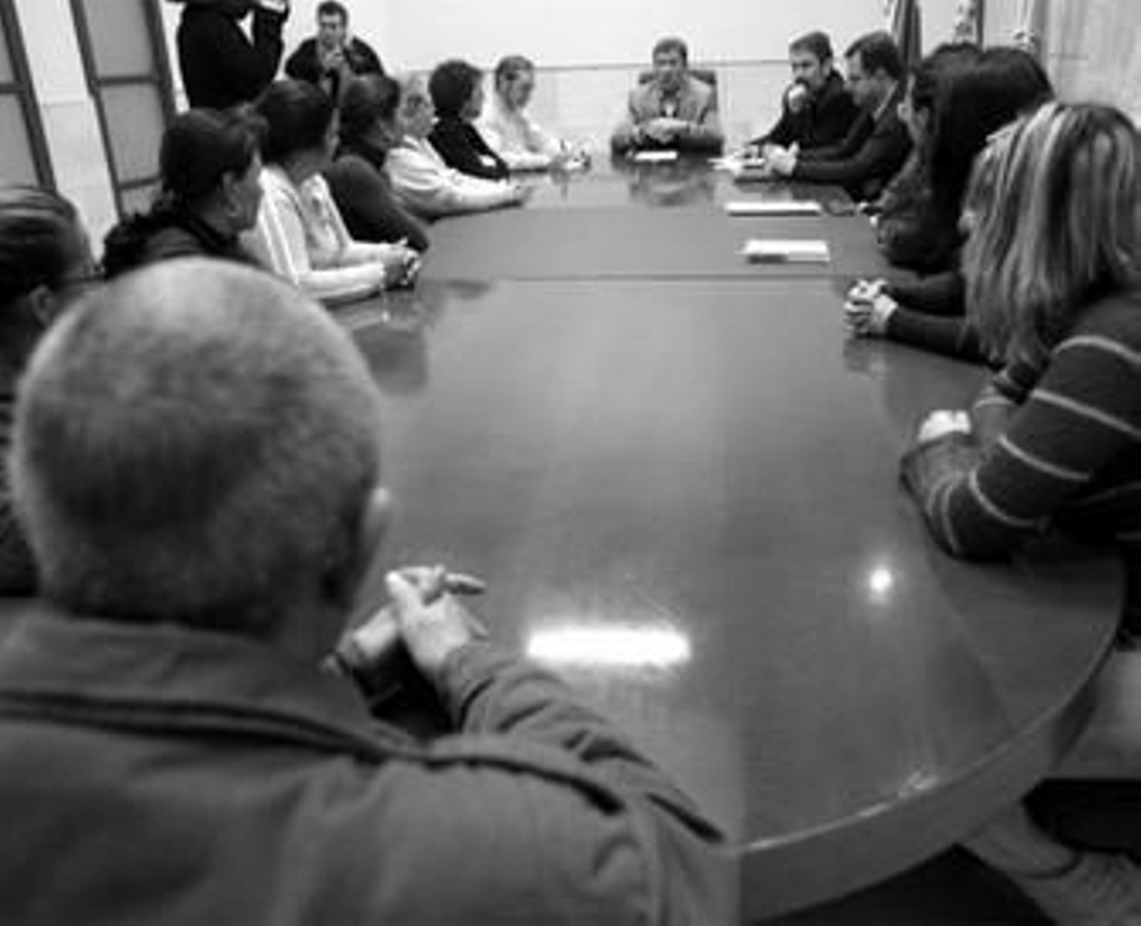 La reunión se celebró ayer en el Ayuntamiento.