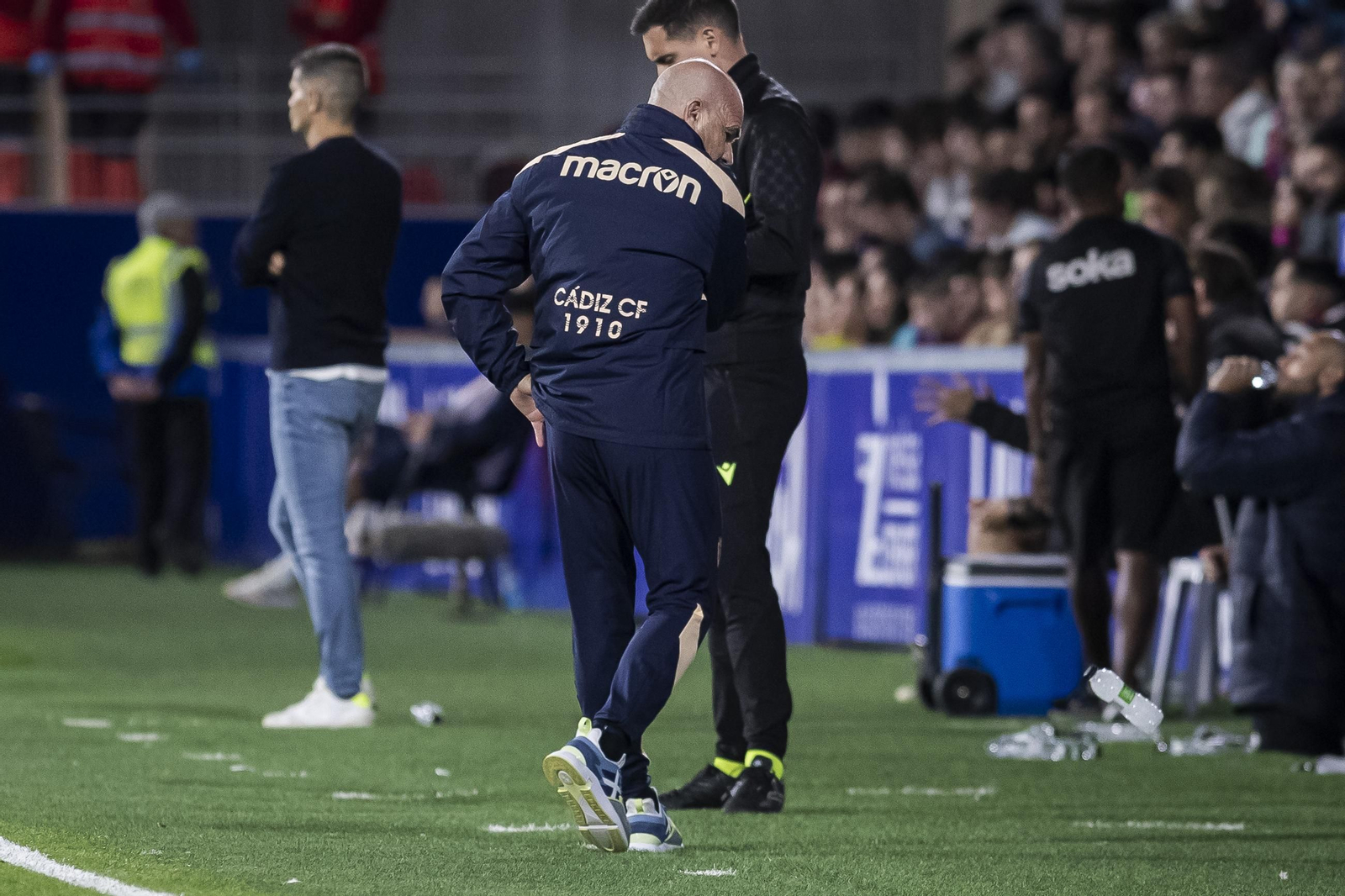 Las imágenes del partido entre el Huesca y el Cádiz C.F
