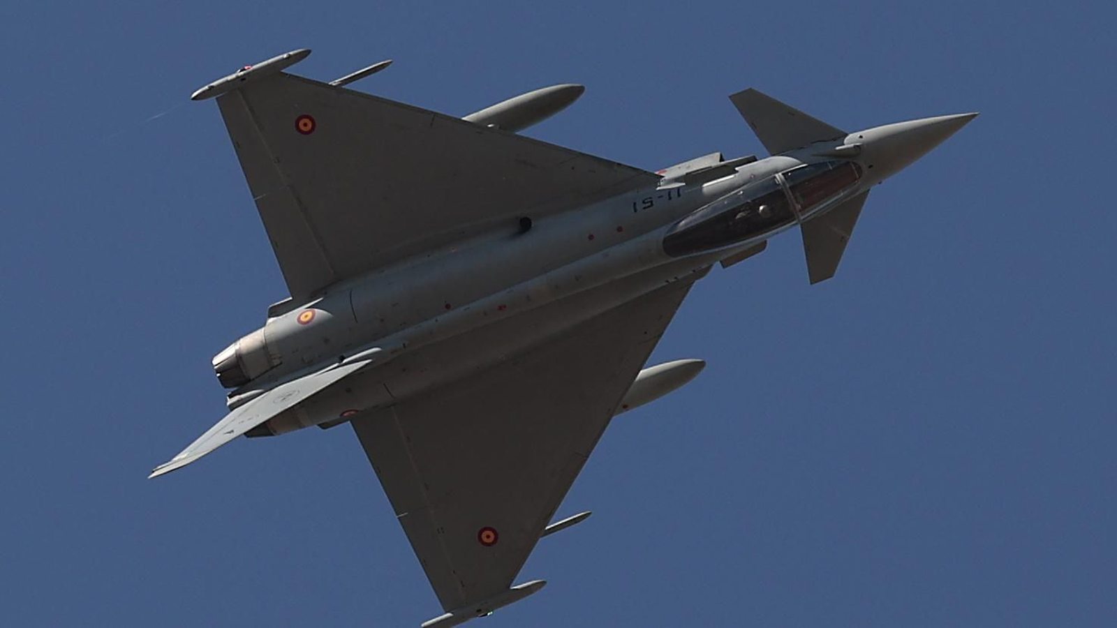 Imágenes de la exhibición aérea en Tablada con motivo de su centenario