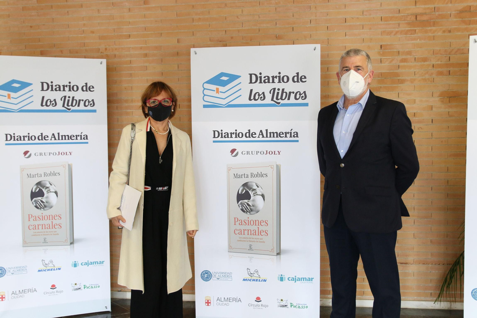 Fotogalería Diario de los Libros, con Marta Robles y su obra 'Pasiones carnales'