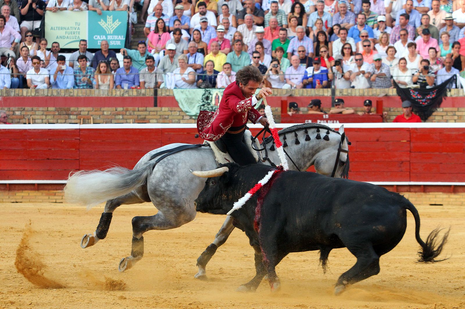 Imágenes de la corrida de rejones de Pablo Hermoso de Mendoza, Andrés Romero y Lea Vicens.