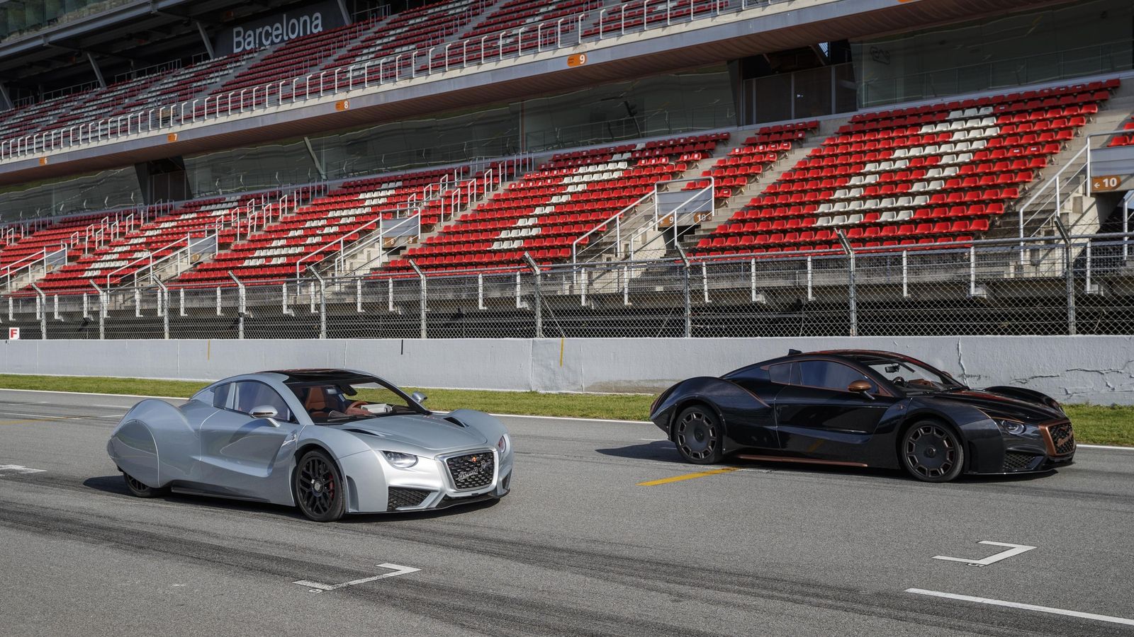 Muchas de las soluciones técnicas de estos coches nacen de la Formula E, en donde Hispano Suiza estuvo presente colaborando con el equipo Nextev Racing. Muchas de las soluciones técnicas de estos coches nacen de la Formula E, en donde Hispano Suiza estuvo presente colaborando con el equipo Nextev Racing.