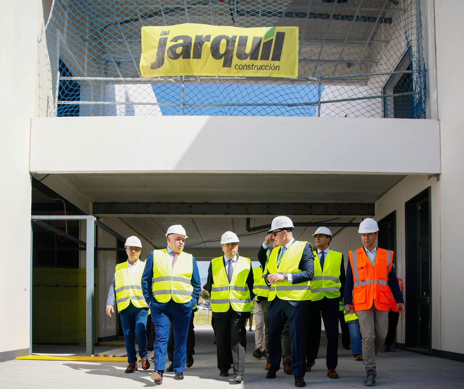 Luis Planas en una visita a la cooperativa Única