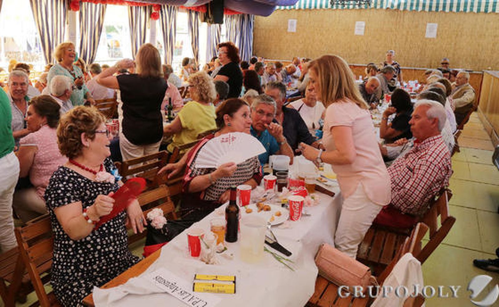 Algunas casetas registraron un gran ambiente durante la tarde.

Foto: Miguel Angel Gonzalez
