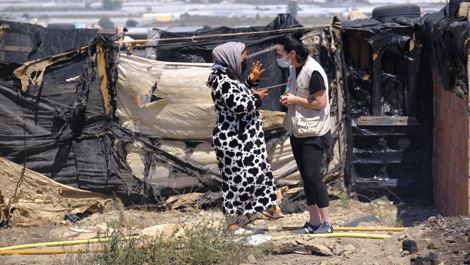 Fotogalería incendio asentamiento de chabolas en Atochares-Níjar (Almería)