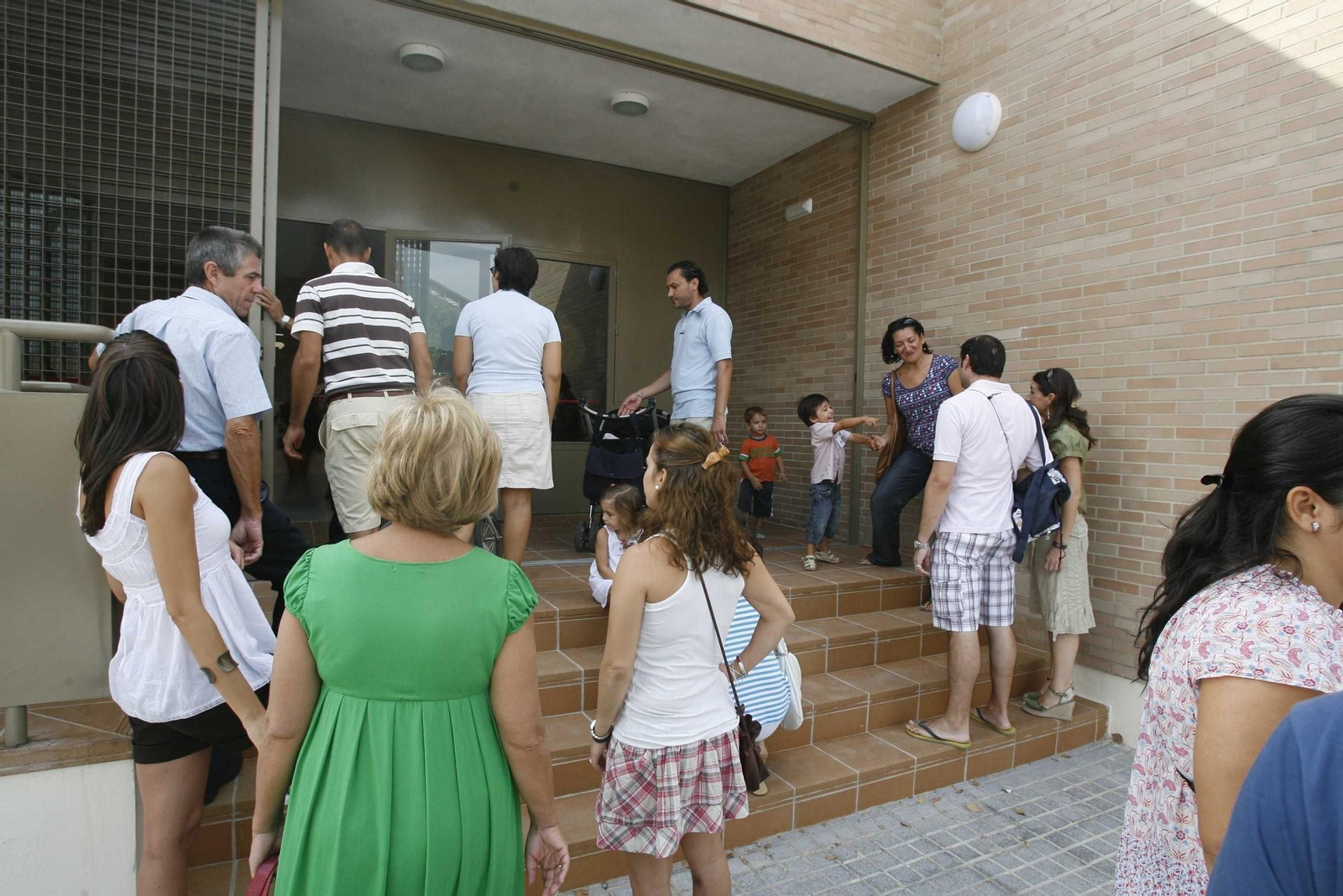 Imagen de archivo de la entrada del colegio Noreña.