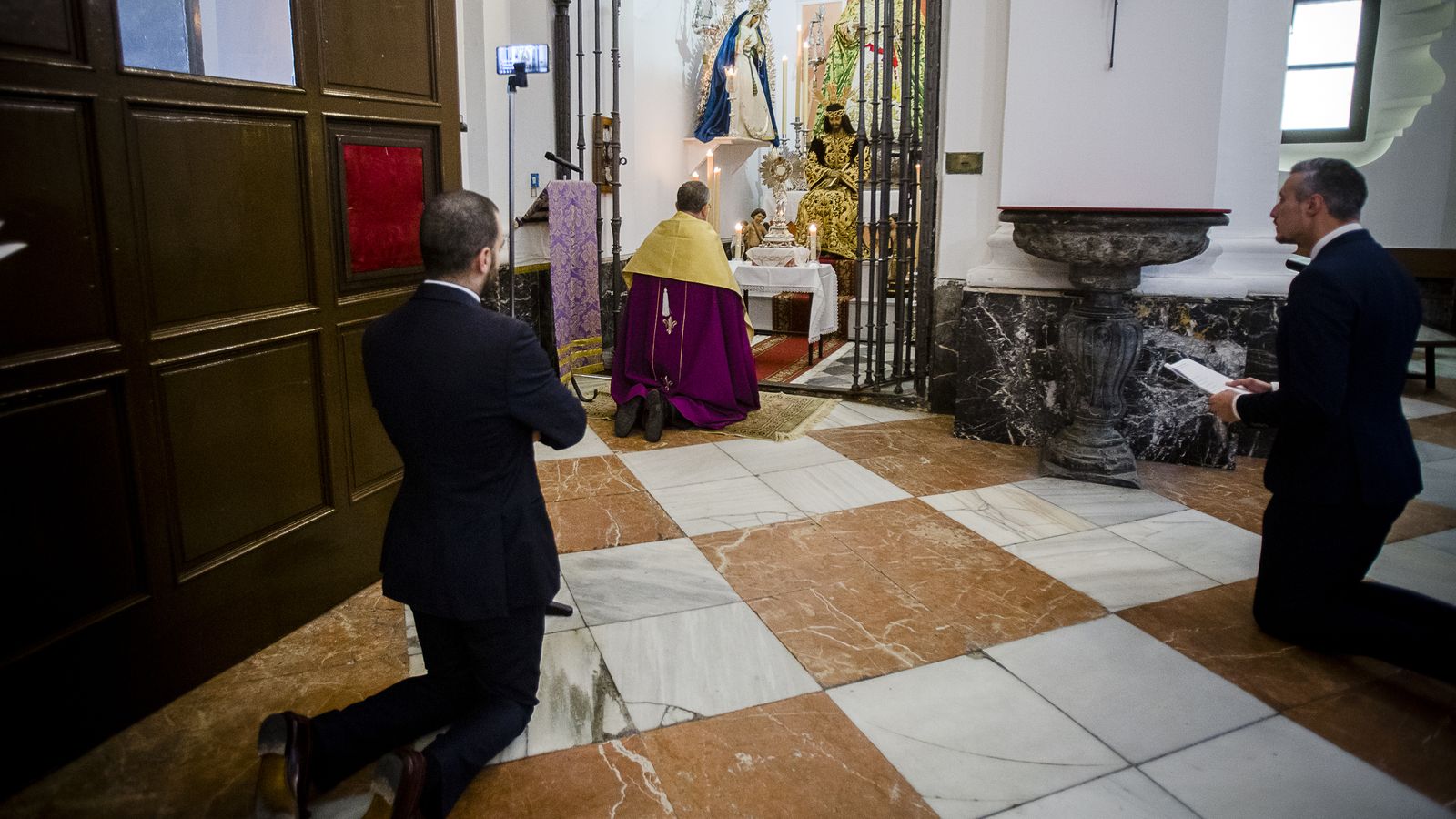 La hermandad de Cigarreras celebró la estación de penitencia  retransmitiendo a través de sus redes sociales