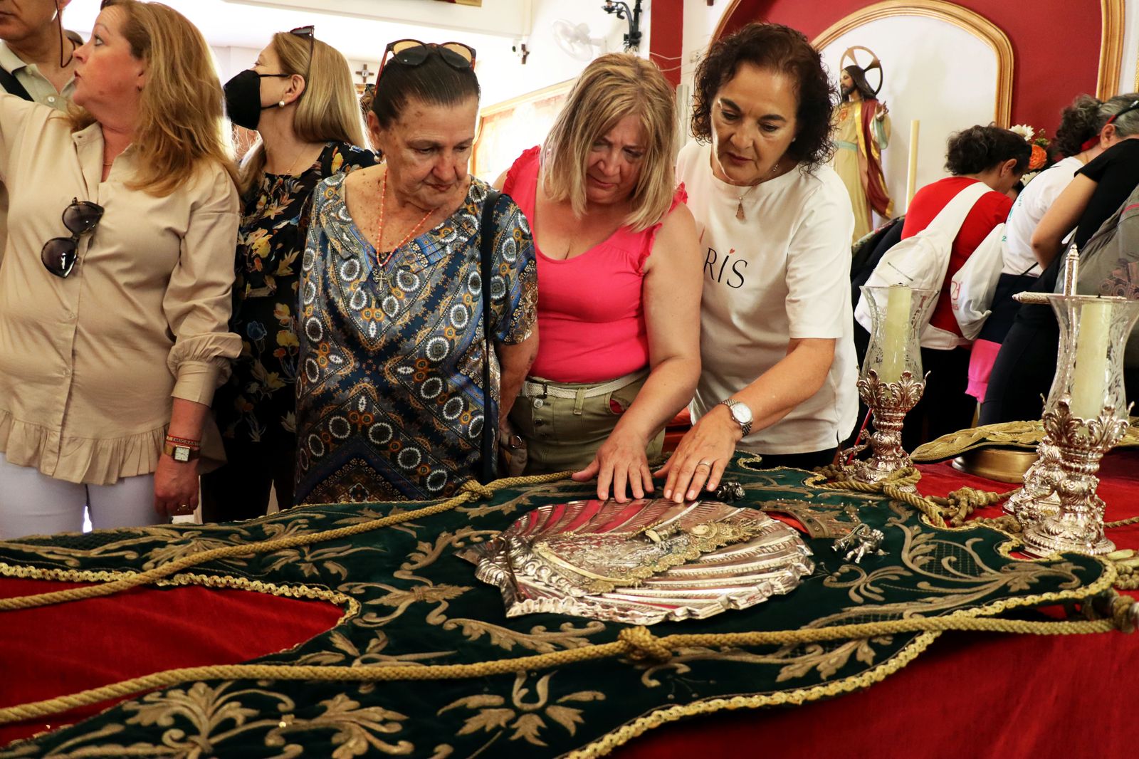 Visita guiada de la ONCE a la Hermandad de Emigrantes de Huelva, en imágenes